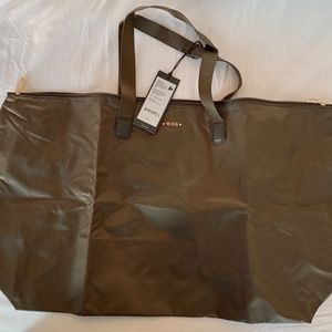 Tumi tote bag